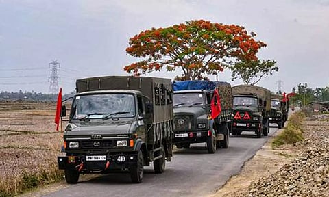 மணிப்பூரில் துப்பாக்கிச்சூடு நடத்திய கும்பல்: அசாம் ரைபிள்ஸ் வீரர் உயிரிழப்பு- 3 பேர் காயம்