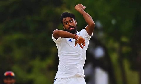 ஆஸ்திரேலியா ஏ அணியை மிரட்டிய மனவ் சுதர்- 5 விக்கெட்டுகளை வீழ்த்தி அசத்தல்