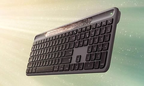 சார்ஜ் போடவே வேண்டாம்... ஒளியின் சக்தியில் இயங்கும் வயர்லெஸ் கீபோர்டு அறிமுகம்!
