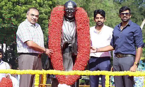 121-வது பிறந்தநாள்: சி.பா.ஆதித்தனார் சிலைக்கு தலைவர்கள் மரியாதை