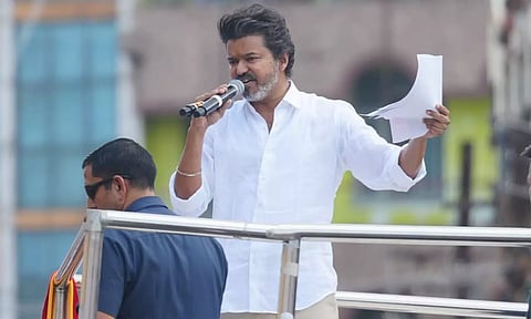 தி.மு.க.வுக்கு போடும் ஓட்டு பா.ஜ.க.விற்கு போடப்படும் ஓட்டு- விஜய்