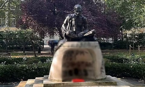 லண்டனில் உள்ள காந்தி சிலை சேதம்: இந்தியா கடும் கண்டனம்