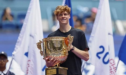 சீனா ஓபன் டென்னிஸ் கோப்பையை 2 ஆவது முறையாக வென்றார் சின்னர்