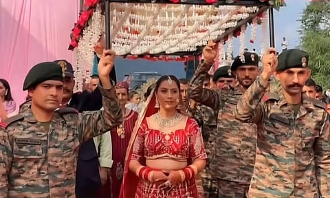 VIDEO: நாட்டுக்காக உயிர் விட்ட அண்ணன்.. திருமணக் கோலத்தில் தங்கை - நெகிழ்ச்சியில் ஆழ்த்திய சக வீரர்கள்