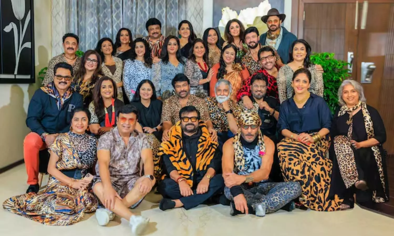 Stars Reunion: 1980களில் தென்னிந்திய சினிமாவில் முன்னணி நட்சத்திரங்களாக திகழ்ந்தவர்கள் சந்திப்பு