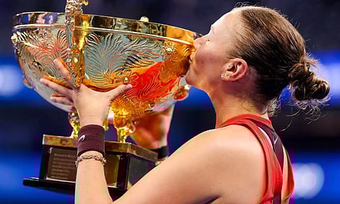 சீன ஓபன் டென்னிஸ்: சாம்பியன் பட்டம் வென்றார் அனிசிமோவா