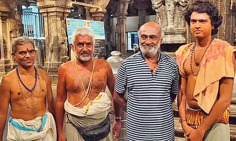 தேசிய விருது பெற்ற நடிகர் எம்.எஸ்.பாஸ்கர் திருச்செந்தூர் கோவிலில் தரிசனம்