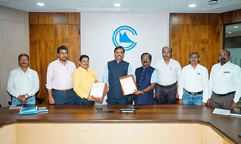 சென்னை மெட்ரோ ரெயில் 2-ம் கட்ட பணி: உள் கட்டமைப்புகளை உருவாக்க ரூ.250 கோடிக்கு ஒப்பந்தம்