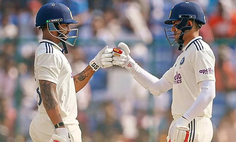 அரைசதத்தை தவறவிட்ட நிதிஷ்.. சதத்தை நோக்கி கில்.. 2-ம் நாள் உணவு இடைவேளை வரை இந்தியா 427/4