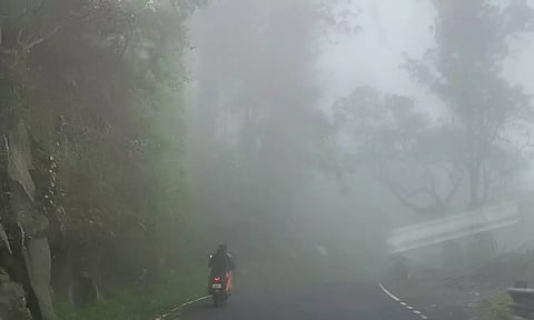 ஏற்காட்டில் கடும் குளிர் - பொதுமக்கள் அவதி