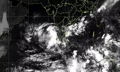 தென்கிழக்கு அரபிக்கடல், லட்சத்தீவு பகுதிகளில் நாளை காற்றழுத்த தாழ்வு உருவாக வாய்ப்பு