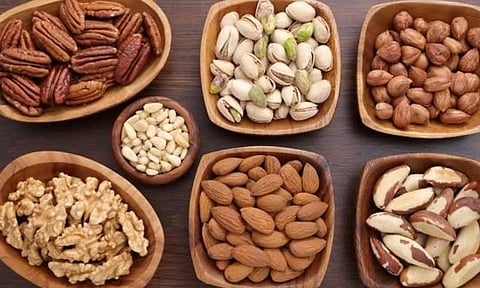 நீரிழிவு நோயை தடுக்க இனிப்புகளுக்கு பதிலாக பழங்கள், பருப்புகளை பயன்படுத்தலாம் - மருத்துவ நிபுணர்கள்