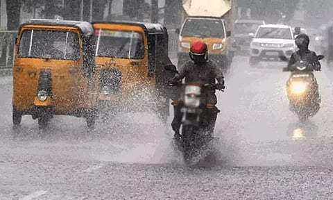 இன்று 8 மாவட்டங்கள், நாளை 4 மாவட்டங்களுக்கு 'ரெட் அலர்ட்'