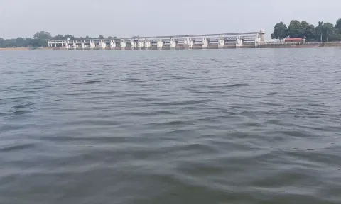 தொடர் கனமழை - முழு கொள்ளளவை எட்டும் பூண்டி ஏரி