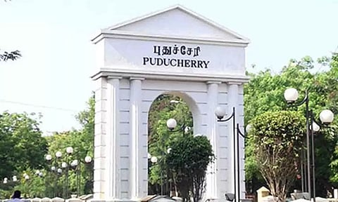 புதுச்சேரியில் நாளை அரசு அலுவலகங்கள், பள்ளி, கல்லூரிகள் இயங்கும்