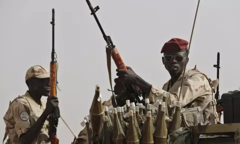 சூடான்: மகப்பேறு மருத்துவமனைக்குள் புகுந்து 460 பேரை கொன்று குவித்த துணை ராணுவம்