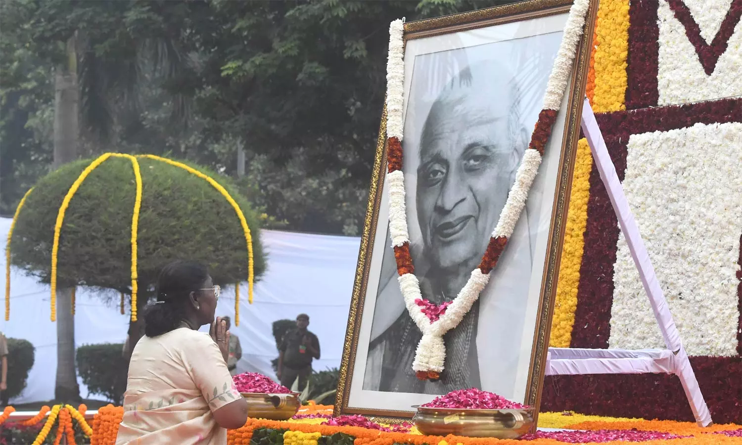 வல்லபாய் படேலின் அர்ப்பணிப்பு, தேசிய சேவை மனப்பான்மை அனைவருக்கும் உத்வேகம் அளிக்கிறது- ஜனாதிபதி