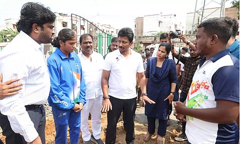 கண்ணகி நகரில் உருவாகும் கபடி மைதானத்தை ஆய்வு செய்தார் துணை முதலமைச்சர் உதயநிதி