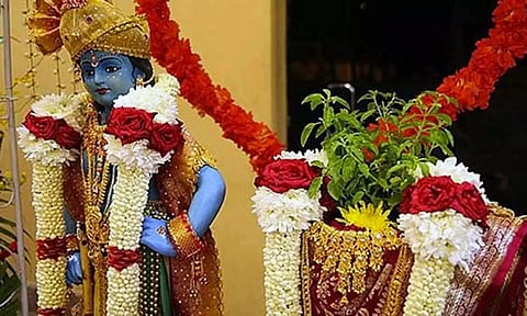 நாளை துளசி கல்யாணம்- பூஜை செய்தால் திருமணம் கை கூடும்