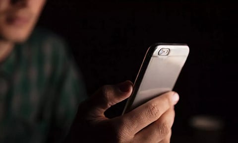 ஹவுஸ் ஓனருடன் கள்ளத்தொடர்பு: மனைவியிடம் வீடியோ காலில் உருக்கமாக பேசி கணவர் தற்கொலை