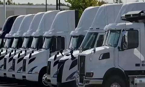 அமெரிக்காவில் ஆங்கில தேர்வில் தோல்வி: 7 ஆயிரம் லாரி டிரைவர்கள் பணிநீக்கம்