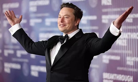 உலகின் முதல் ட்ரில்லியன் டாலர் பணக்காரர் ஆகிறார் எலான் மஸ்க்