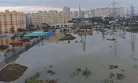 மழை பெய்தால் தண்ணீர் முதல் மாடி வரை வரும்- பெரும்பாக்கத்துல வாழ்றது பெரிய கஷ்டம்