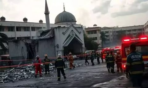 இந்தோனேசியா: பள்ளியில் அடுத்தடுத்து குண்டுவெடிப்பு.. 20 மாணவர்கள் உட்பட 54 பேர் படுகாயம்