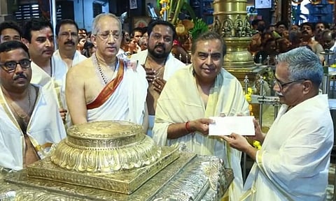 குருவாயூர் கோவிலுக்கு  ரூ.15 கோடி நன்கொடை வழங்கிய முகேஷ் அம்பானி