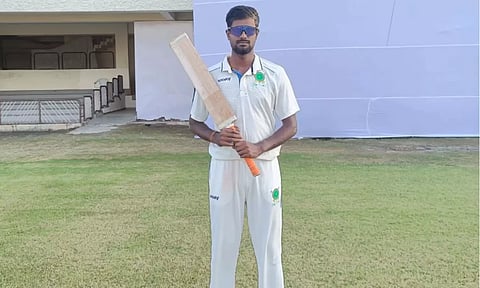 11 பந்தில் அரை சதம்: முதல்தர கிரிக்கெட்டில் சாதனை படைத்த ஆகாஷ் குமார்