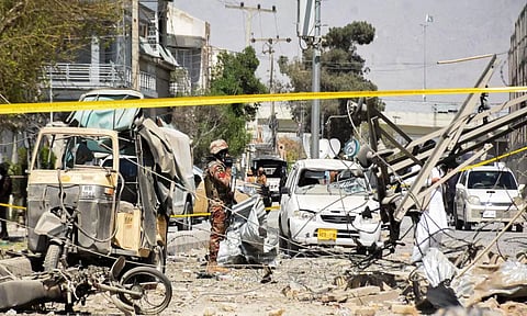 பாகிஸ்தானில் துணிகரம்: கோர்ட்டுக்கு வெளியே குண்டு வெடித்ததில் 12 பேர் பலி