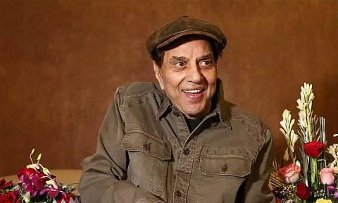 உடல்நிலை தேறியதால் பழம்பெரும் நடிகர் தர்மேந்திரா மருத்துவமனையில் இருந்து டிஸ்சார்ஜ்!