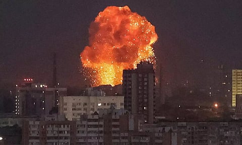 உக்ரைன் தலைநகர் கீவ் மீது இரவு முழுவதும் ரஷியா ஏவுகணை தாக்குதல்