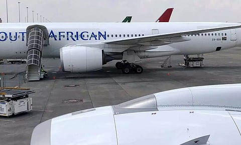 அனுமதி மறுப்பு: தென்ஆப்பிரிக்காவில் விமானத்திலேயே 12 மணி நேரம் தவித்த 153 பாலஸ்தீனர்கள்