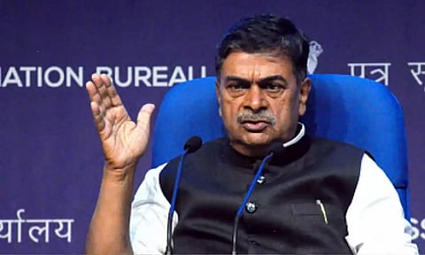 அதானி நிறுவனம்-பீகார் அரசின் ரூ. 62,000 கோடி ஊழல்.. குற்றம்சாட்டிய முன்னாள் மத்திய அமைச்சர் பாஜகவில் இருந்து நீக்கம்