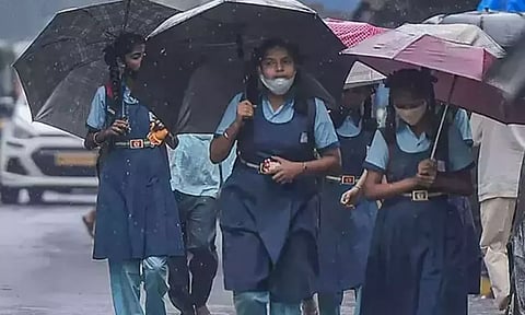 காரைக்காலில் பள்ளி, கல்லூரிகளுக்கு நாளை விடுமுறை