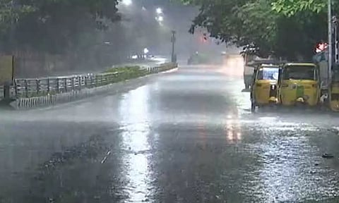 தமிழகத்தில் அடுத்த 2 மணிநேரத்திற்கு மழைக்கு வாய்ப்புள்ள 15 மாவட்டங்கள்...