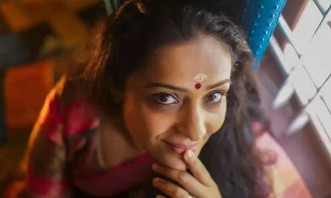 "நான் சிங்கிள்" - 3வது கணவரை விவாகரத்து செய்த பிரபல நடிகை