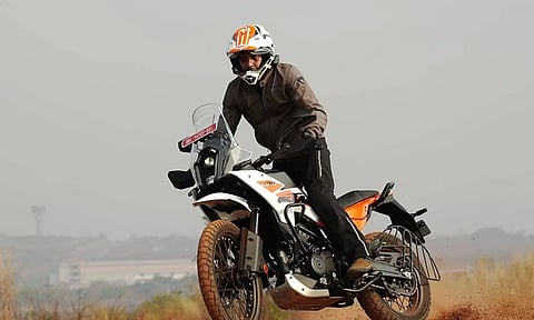 சத்தமின்றி அட்வென்ச்சர் பைக் விலையை உயர்த்திய கேடிஎம்