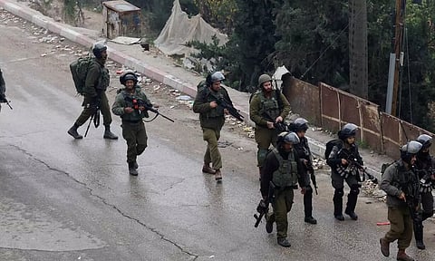 மேற்கு கரையில் கத்திக்குத்து தாக்குதல்: இஸ்ரேலைச் சேரந்த ஒருவர் கொலை- 3 பேர் காயம்