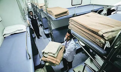 ஏசி அல்லாத ரெயில் பெட்டிகளில் பயணிப்போருக்கு இனி தலையணை, போர்வை- தெற்கு ரெயில்வே