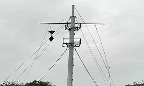 நாகை, காரைக்கால் துறைமுகங்களில் 5-ம் எண் புயல் எச்சரிக்கை கூண்டு ஏற்றம்