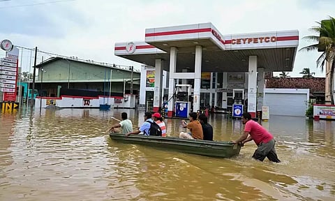 'டிட்வா' புயலால் இலங்கையில் உயிரிழந்தோர் எண்ணிக்கை 153 ஆக உயர்வு