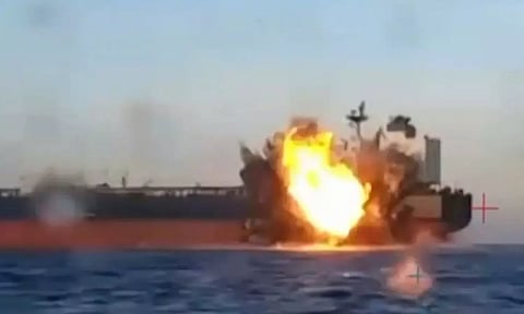 VIDEO: ரஷிய எண்ணெய் கப்பல்கள் மீது அடுத்தடுத்து அதிரடி டிரோன் தாக்குதல் - பொறுப்பேற்ற உக்ரைன்