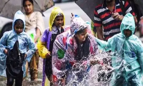 கனமழை எச்சரிக்கை காரணமாக இன்று பள்ளிகளுக்கு மட்டும் விடுமுறை - எங்கு தெரியுமா?