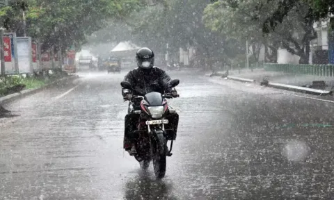 திருவள்ளூரில் கனமழை- அவசர உதவி எண்கள் அறிவிப்பு