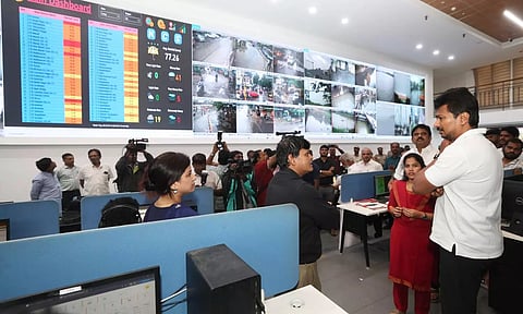 டிட்வா புயலால் தொடர்ந்து கொட்டிய மழை... பேரிடர் கட்டுப்பாட்டு மையத்தில் துணை முதலமைச்சர் ஆய்வு!