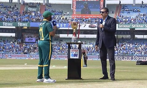 மீண்டும் டாஸில் தோல்வி: இந்தியாவுக்கு எதிரான 2-வது ஒருநாள் போட்டியில் தென் ஆப்பிரிக்கா பந்து வீச்சு தேர்வு