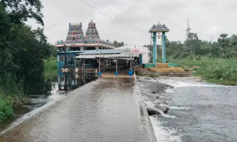பாலாற்றில் வெள்ளப்பெருக்கு: ஆஞ்சநேயர் கோவிலுக்கு செல்ல பக்தர்களுக்கு தடை