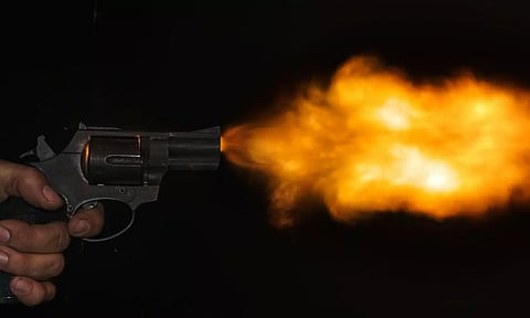 திருமணத்தில் துப்பாக்கியால் சுட்டு கொண்டாட்டம் - 2 சிறுவர்கள் பலி